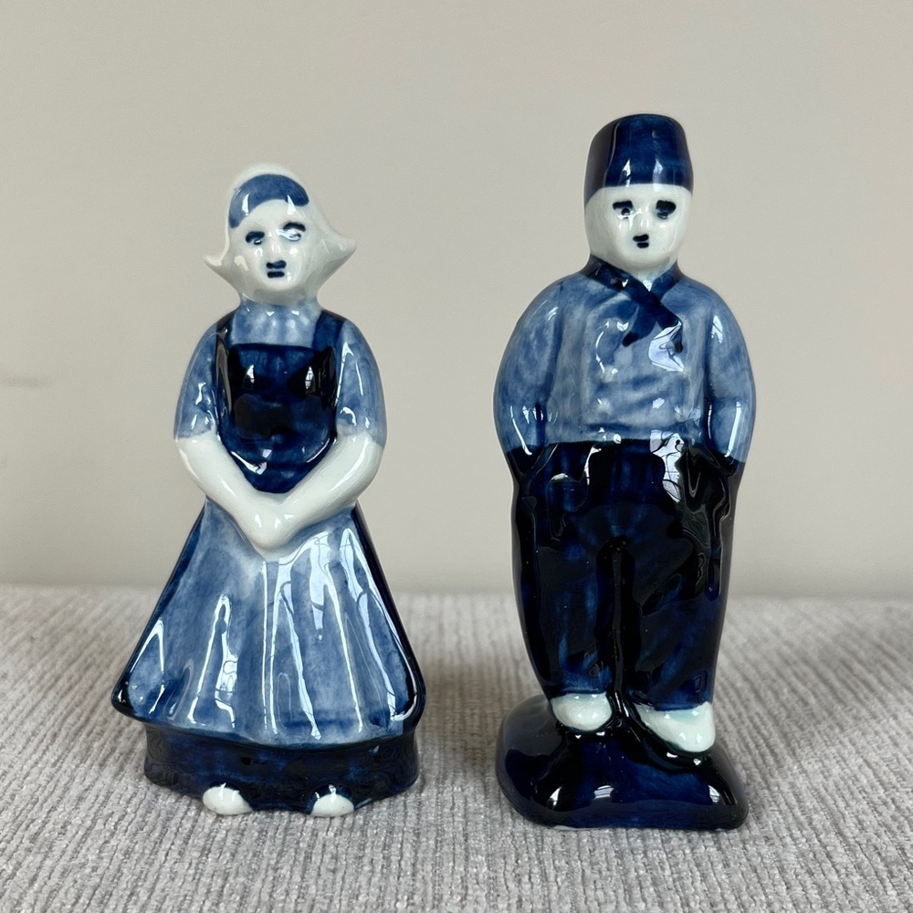 Delft vintage Dutch couple salt and pepper shakers